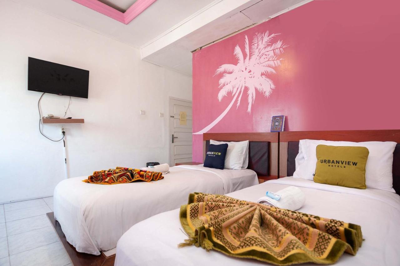 Urbanview Hotel Ananda Syariah By Reddoorz Букіттінгі Екстер'єр фото