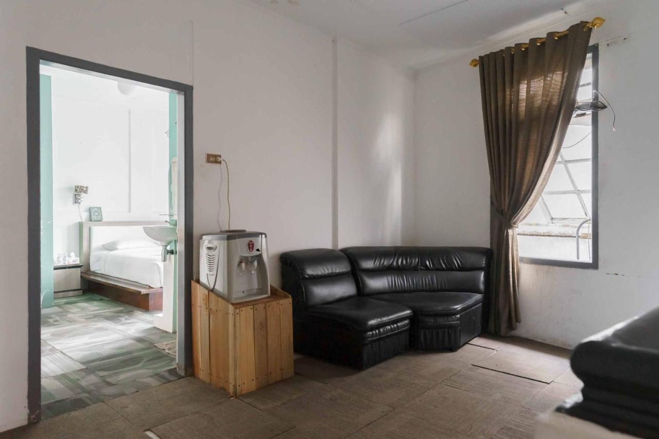 Urbanview Hotel Ananda Syariah By Reddoorz Букіттінгі Екстер'єр фото