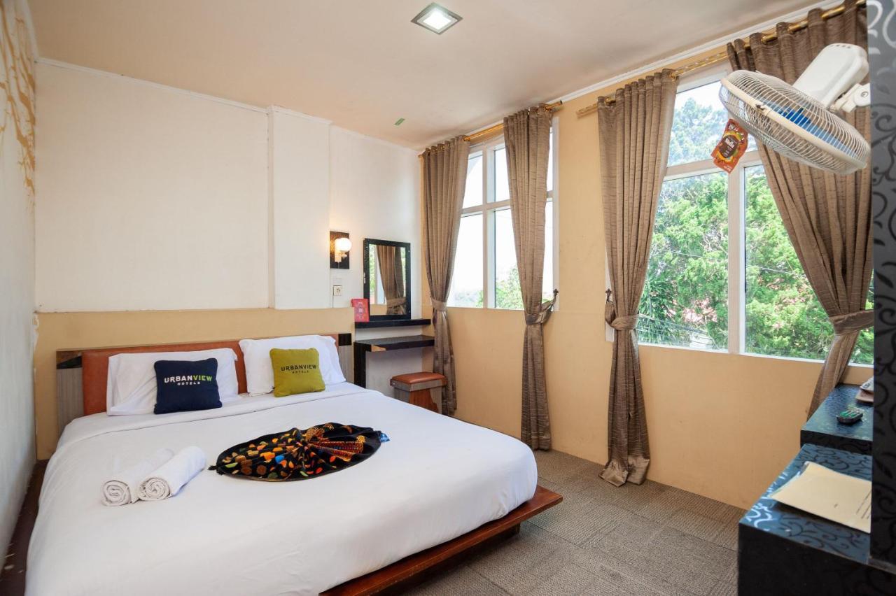 Urbanview Hotel Ananda Syariah By Reddoorz Букіттінгі Екстер'єр фото
