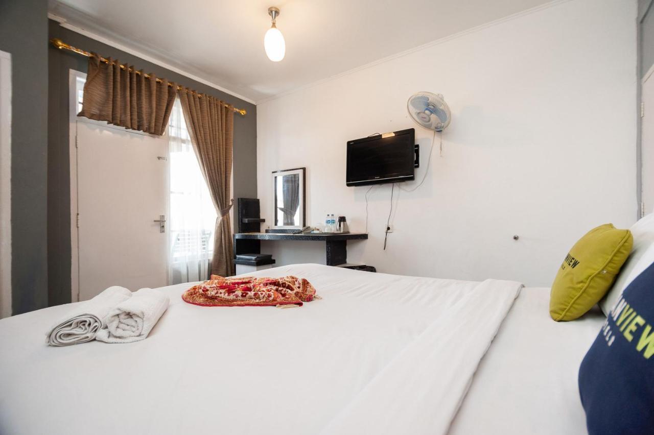 Urbanview Hotel Ananda Syariah By Reddoorz Букіттінгі Екстер'єр фото