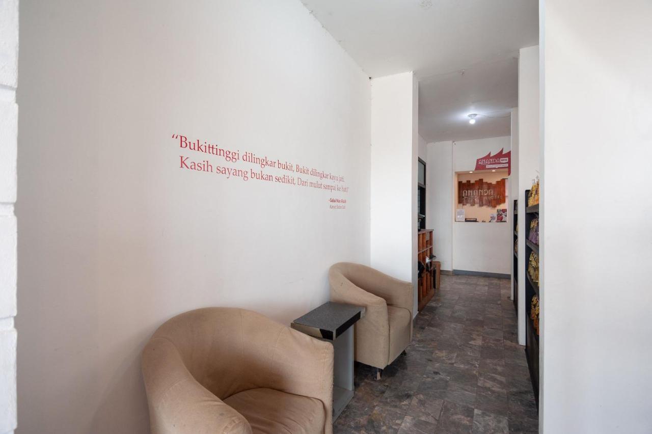 Urbanview Hotel Ananda Syariah By Reddoorz Букіттінгі Екстер'єр фото
